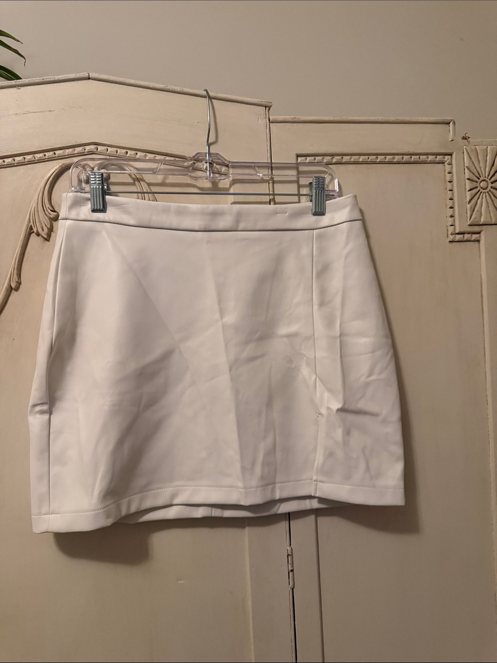 Ci Sono Ivory Mini Skirt - Clean A-Line Silhouette